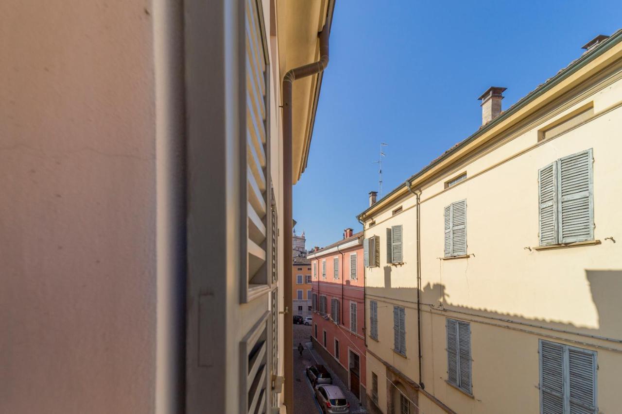 Parrot House - Casa In Centro A Parma Apartment ภายนอก รูปภาพ