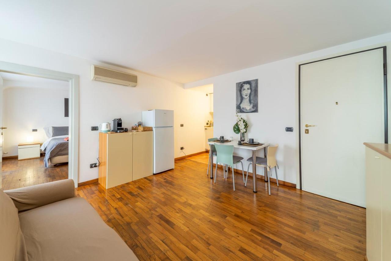 Parrot House - Casa In Centro A Parma Apartment ภายนอก รูปภาพ