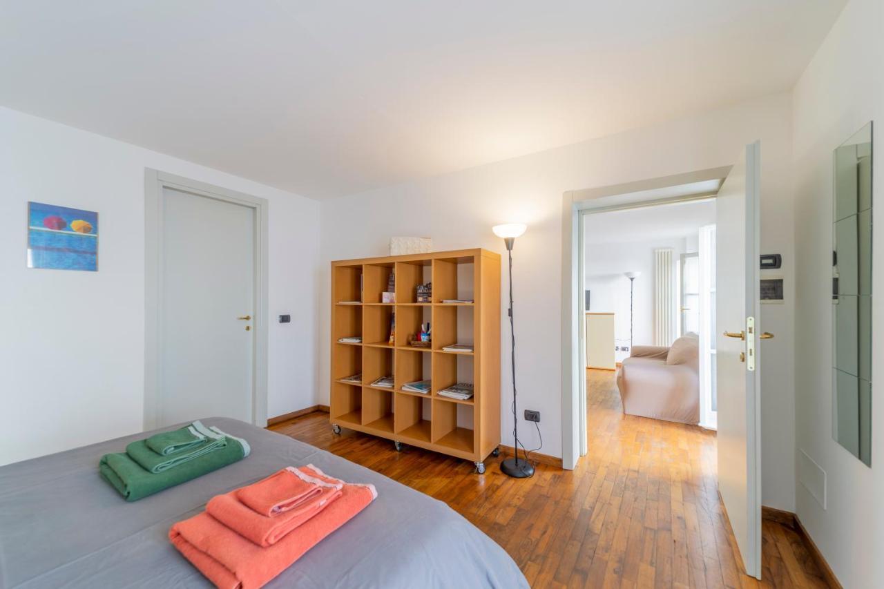 Parrot House - Casa In Centro A Parma Apartment ภายนอก รูปภาพ