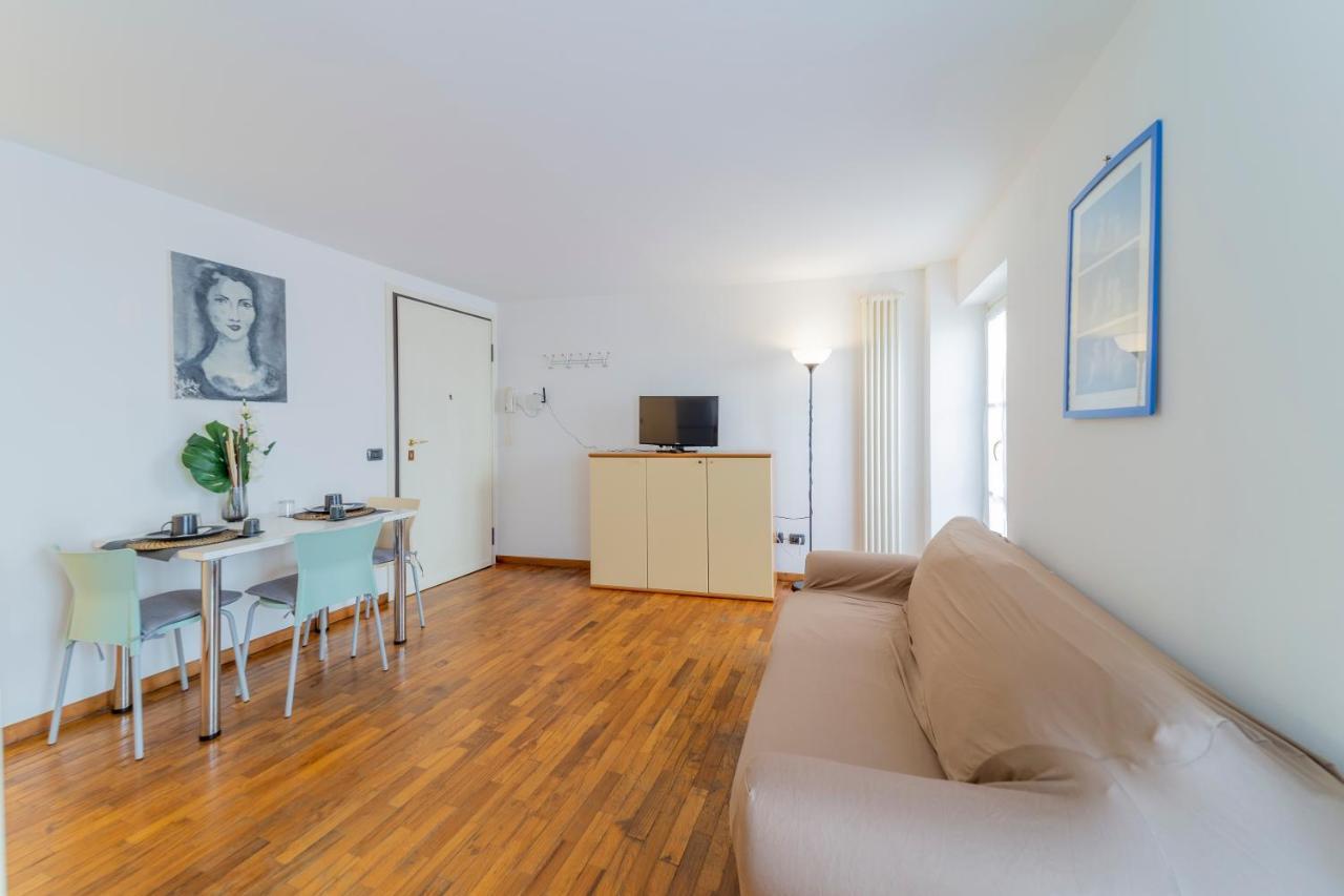 Parrot House - Casa In Centro A Parma Apartment ภายนอก รูปภาพ