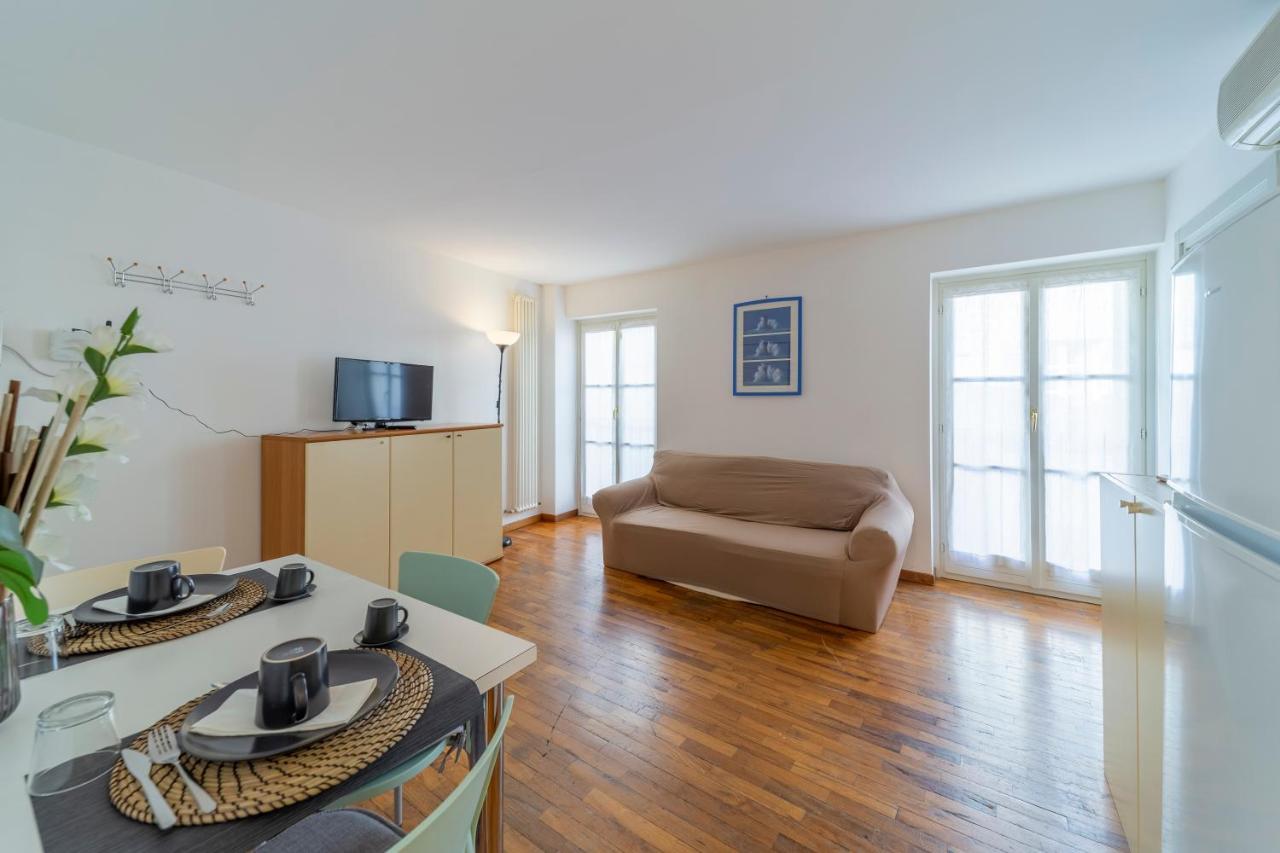 Parrot House - Casa In Centro A Parma Apartment ภายนอก รูปภาพ