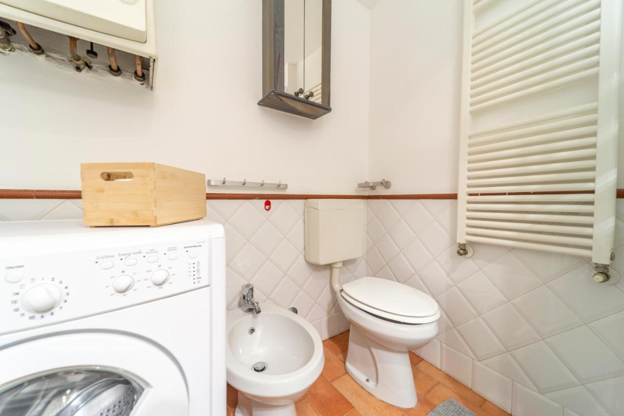 Parrot House - Casa In Centro A Parma Apartment ภายนอก รูปภาพ